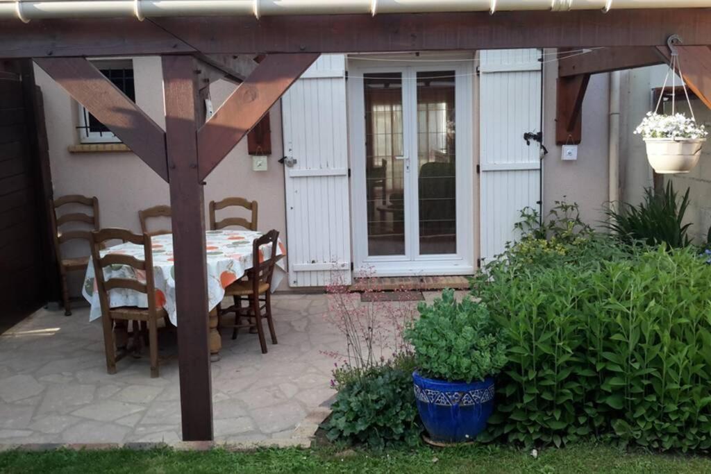 Agreable Dans Petit Village Sud-essonne *